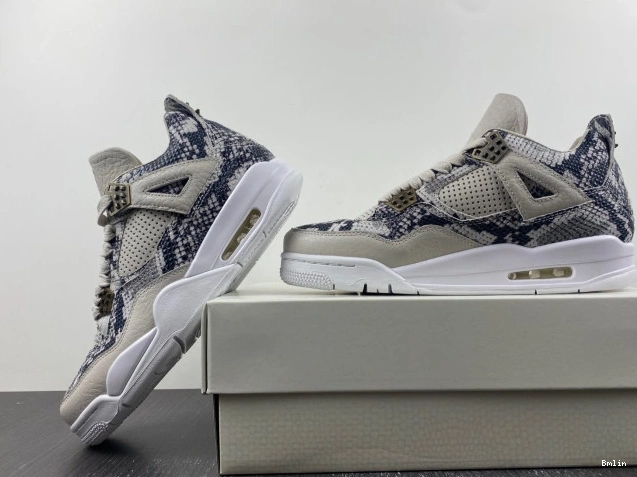 Boostmaster lin Retro 819139-030 Snakeskin Jordan 4 0821